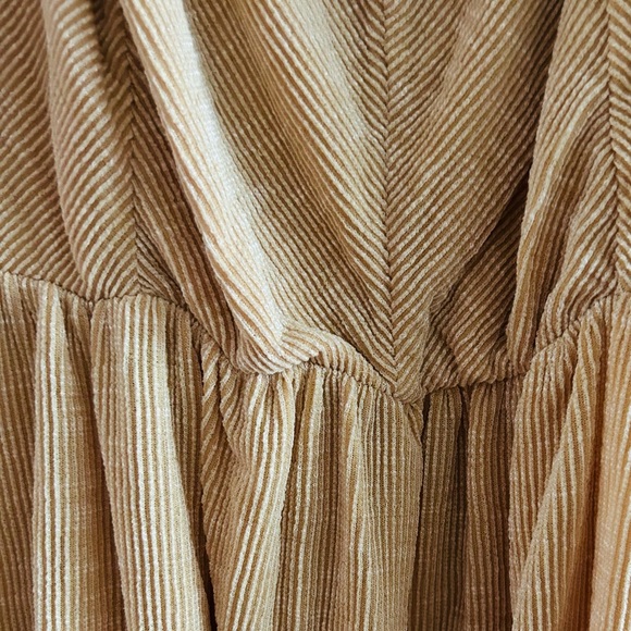 New USA MADE Pale Yellow Adorable Women’s Mini Dress - Picture 4 of 5